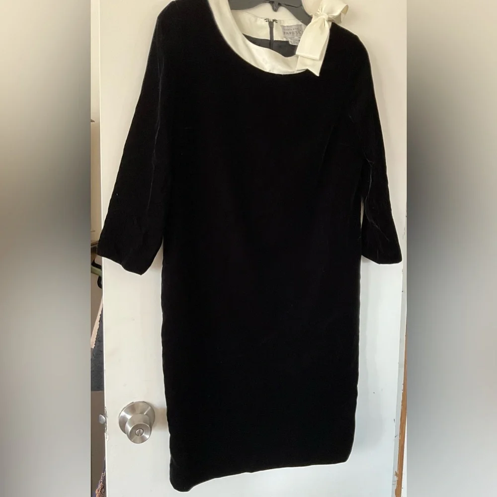 Adrianna Papell Jet Black Velvet Dress Shoulder Bow Long Sleeve Size 10 - Picture 1 of 4